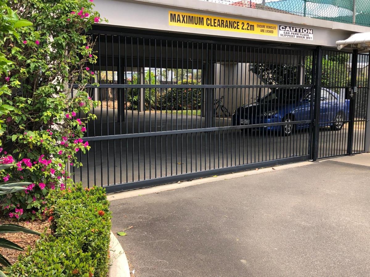 Cairns Reef Apartments & Motel Екстериор снимка